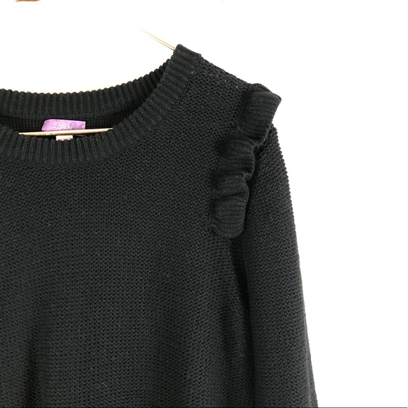 Truly Poppy • Crewneck Sweater w/Ruffle Detail. - Picture 5 of 6